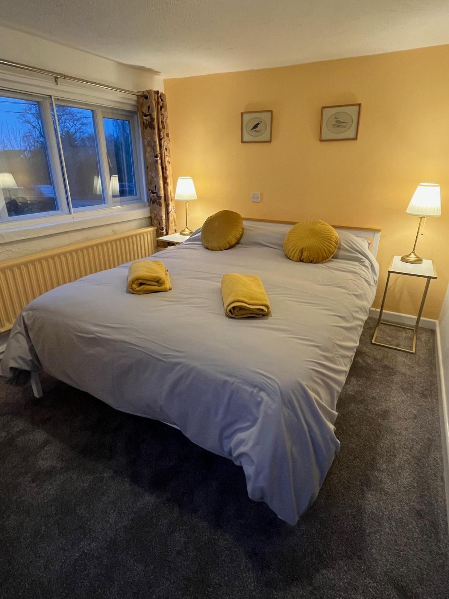 Windmill Cottage Ely Room photo